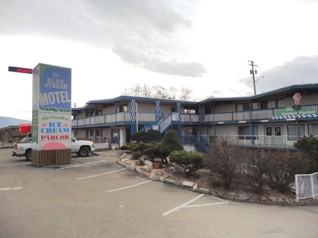 Blue Stream Motel Vernon Exterior foto